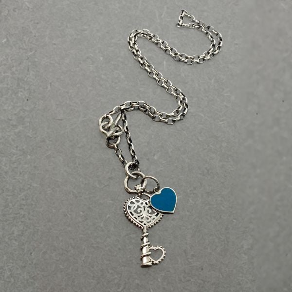 Kalpli Anahtar Gümüş Kolye