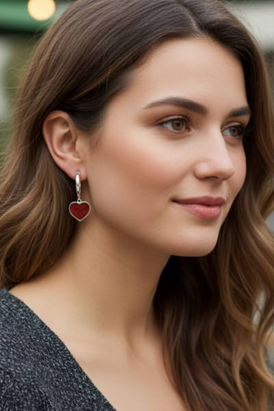 Kırmızı Mineli Kalpli Küpe